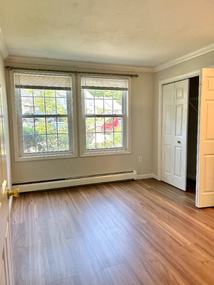 Building Photo - 1465 Hooksett Rd