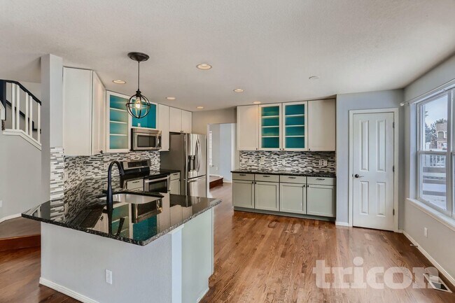 Building Photo - 4565 Larksong Dr