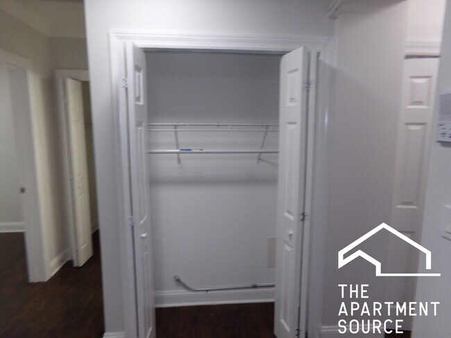 Building Photo - 2131 W Giddings St