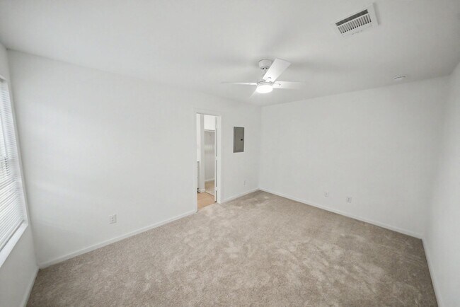 Building Photo - Gorgeous Open-Concept Home Near Randolph AFB - Realtor Commission: $500