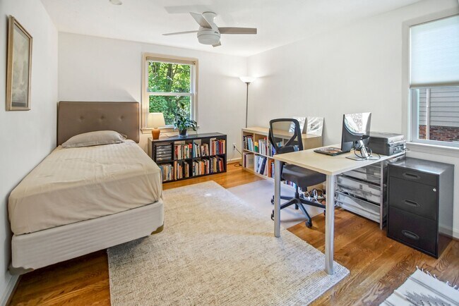 Building Photo - 6902 Tilden Ln