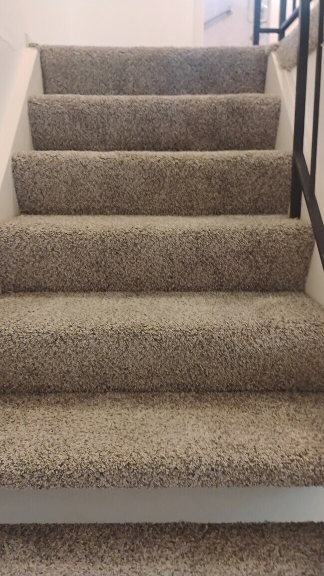 Building Photo - 8732 Woodman Way