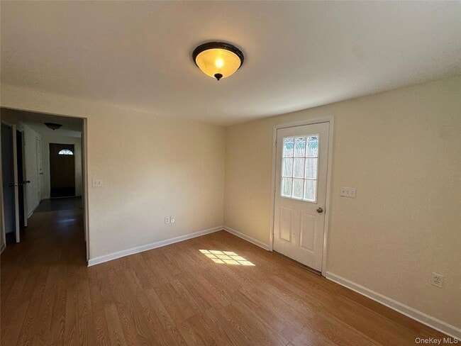 Building Photo - 40 Whitestone Rd