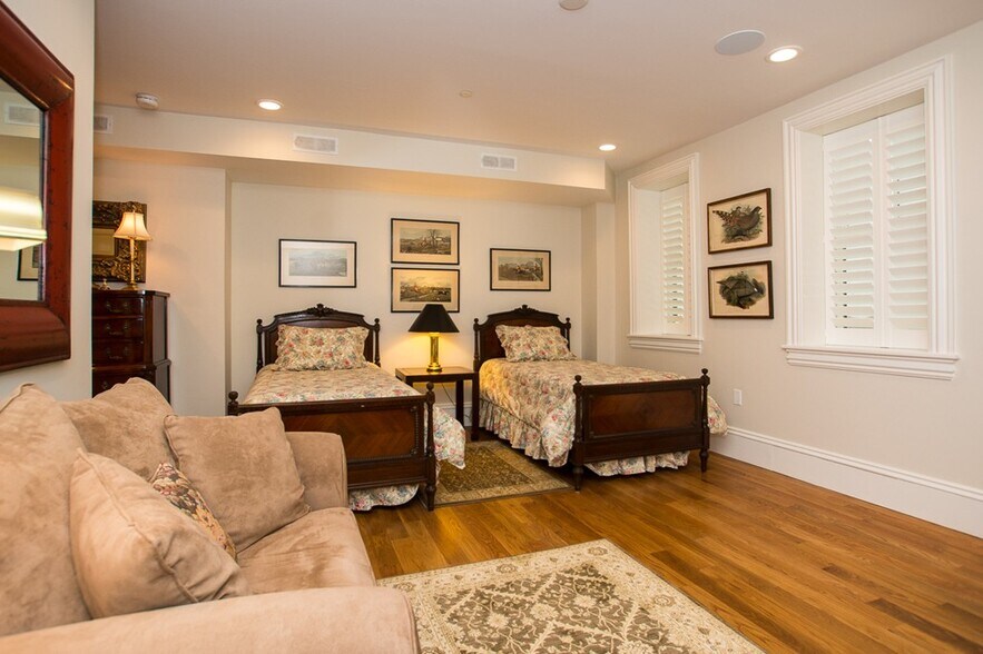 Building Photo - 1 Winter Pl