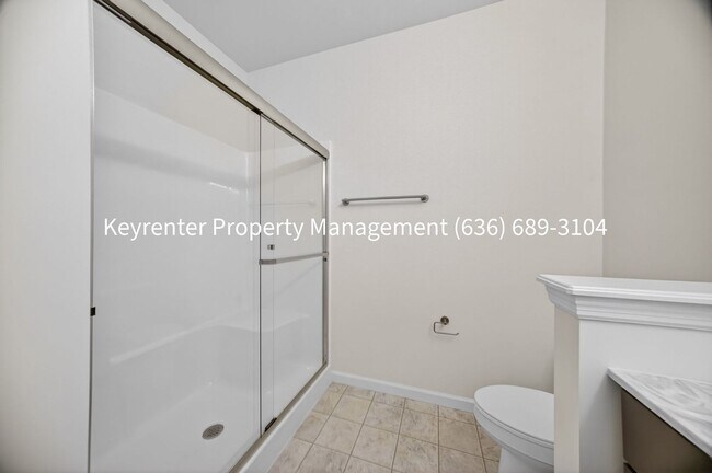 Building Photo - 825 Cedarwood Dr