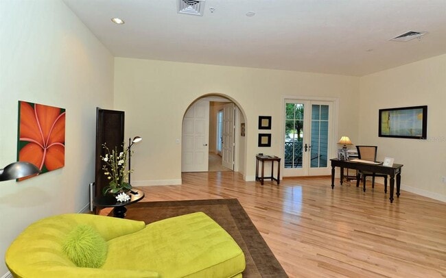 Building Photo - 1080 Seagrove Ln