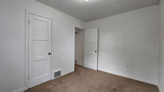 Building Photo - Cul-de-Sac Living in Central Richland, 3 b...
