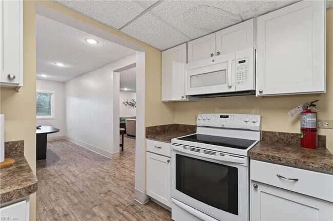 Building Photo - 3288 Page Ave