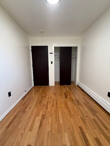 Building Photo - 13 Schaefer St