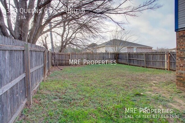 Building Photo - 313 Queens Ct S