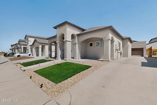 Building Photo - 14321 Chris Zingo Ln