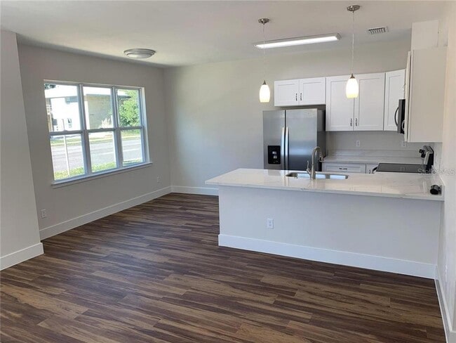 Building Photo - 540 NW 30th Ave