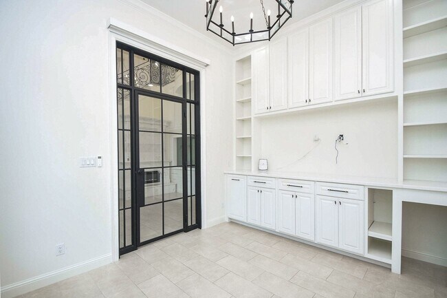 Building Photo - 422 Mignon Ln
