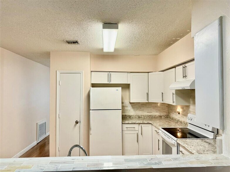 Building Photo - 11461 NW 38th St