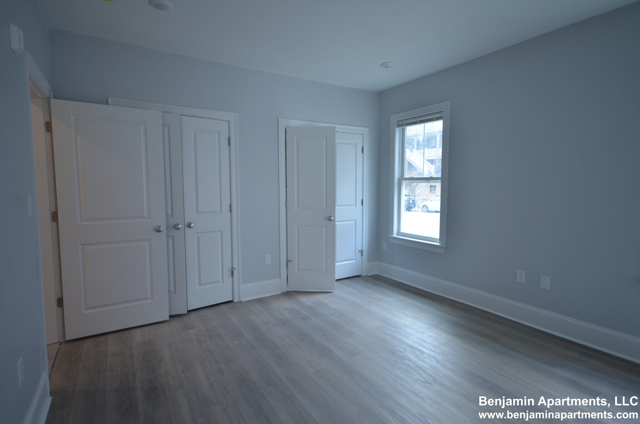 Building Photo - 100 Brooks St