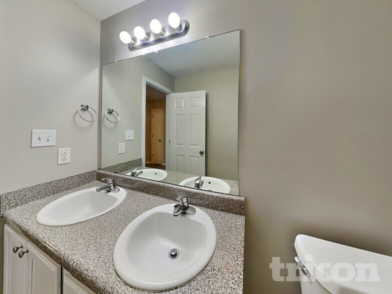 Building Photo - 2635 Brookgate Crossing