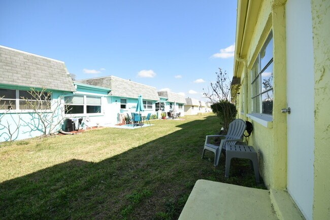 Building Photo - FULLY FURNISHED Condo For Rent in Pinellas...
