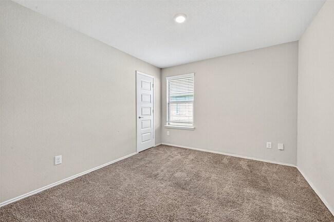 Building Photo - 1610 Bear Spring Dr