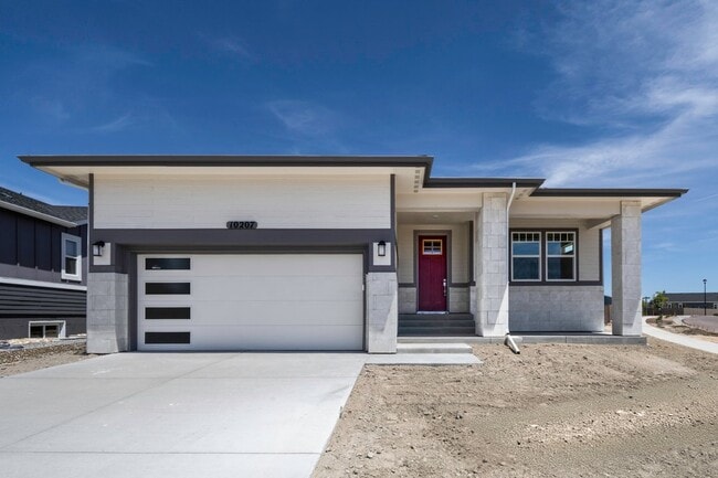 Building Photo - 10207 Waterton Cyn Wy