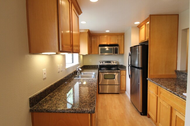 Building Photo - Concord Beautiful 1 bedroom 1 bath condo u...