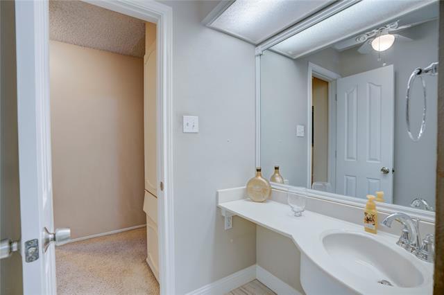 Building Photo - 4905 Tracy Dr