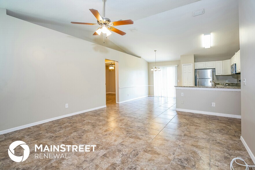 Building Photo - 13 43rd Ct