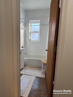 Building Photo - 111 Norway St