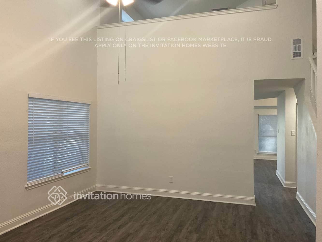 Building Photo - 921 Mockingbird Dr