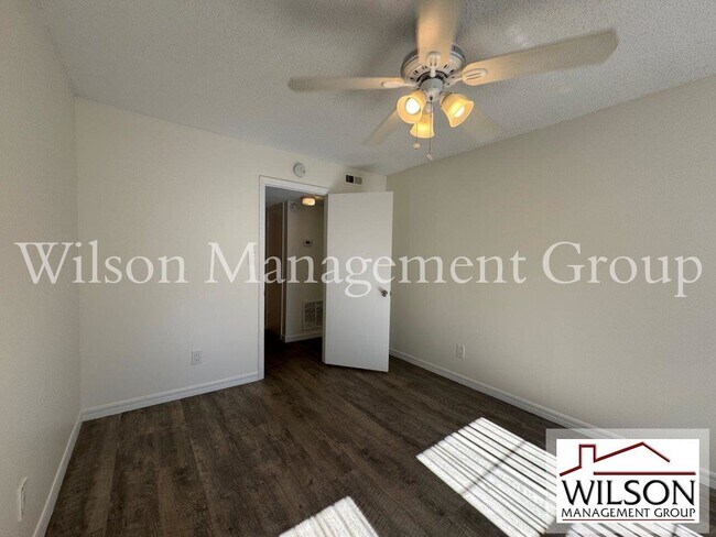 Building Photo - 523 S Summerlin Ave