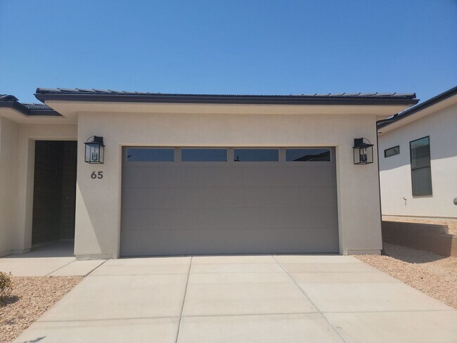 Building Photo - Brand New Stylish 3 Bedroom Home!