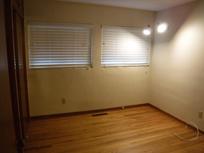 Building Photo - 623 Voncile Ave