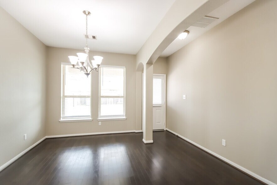 Building Photo - 10519 Sun River Falls Dr