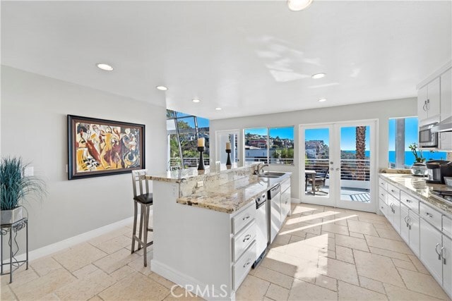 Building Photo - 1670 Del Mar Ave