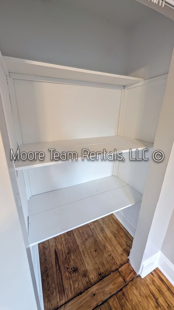 Building Photo - 906 White Pine Dr