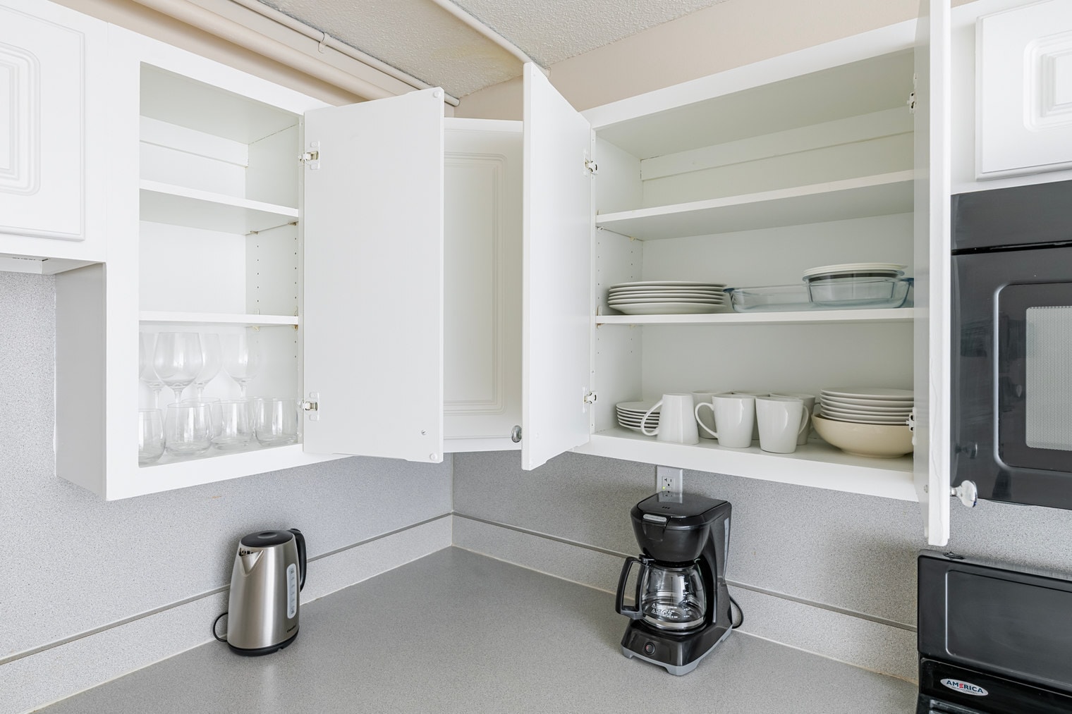 Building Photo - 812 Memorial Dr