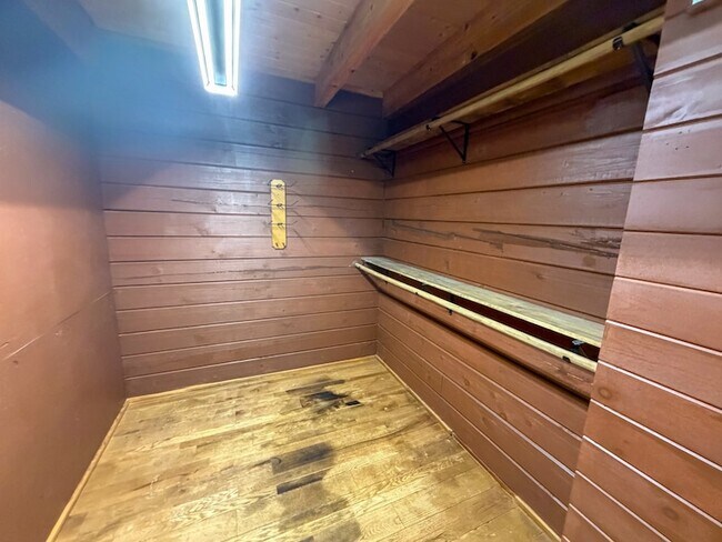 Building Photo - 111 Rocky Creek Dr