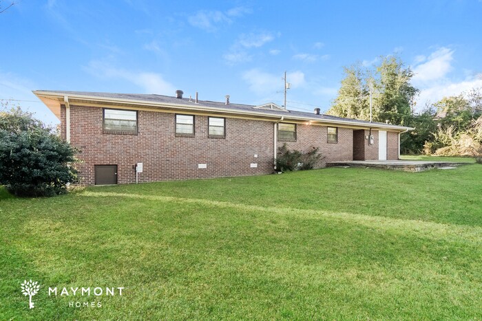 Building Photo - 533 9th Terrace