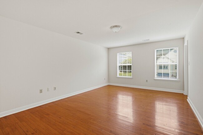 Building Photo - 7705 Seans Terrace