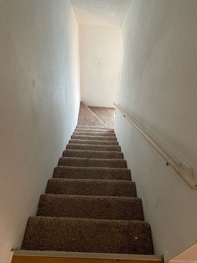 Building Photo - Monthly Paid Rent