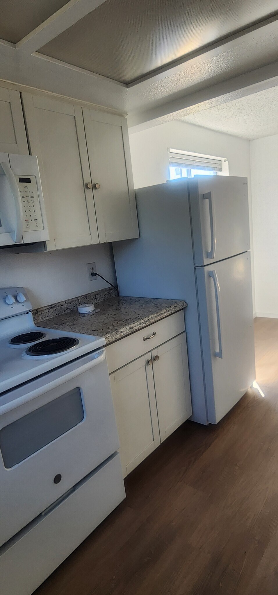 Kitchen - 4304 S Cedar St