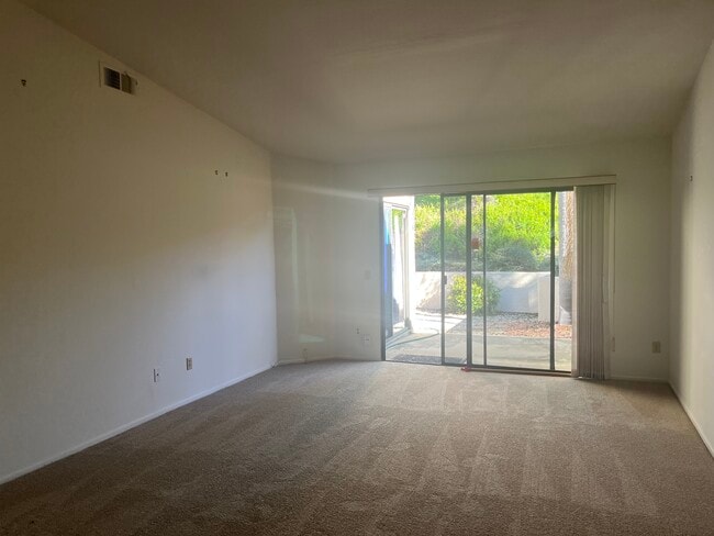 Building Photo - 12836 Via Moura