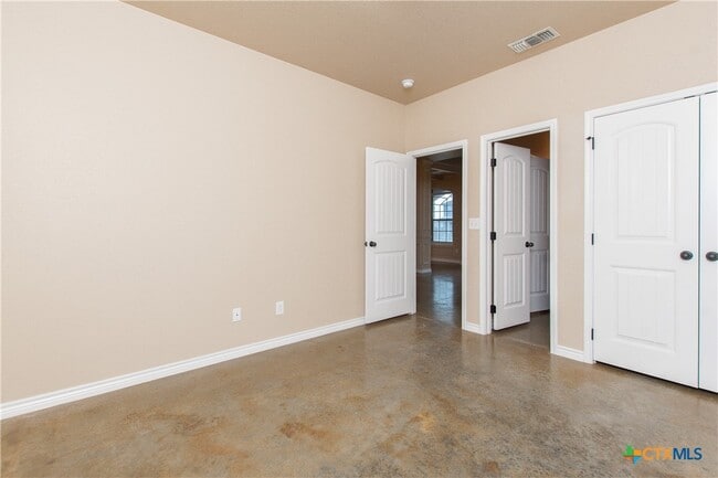 Building Photo - 103 W Libra Dr