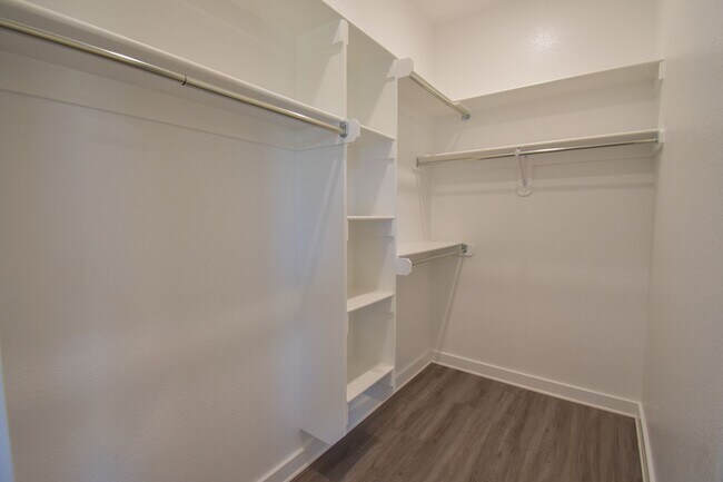 Building Photo - Nice 3 Bedroom 2 Baths Farmington heights!!