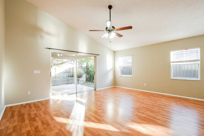 Building Photo - 10025 River Glen Ct