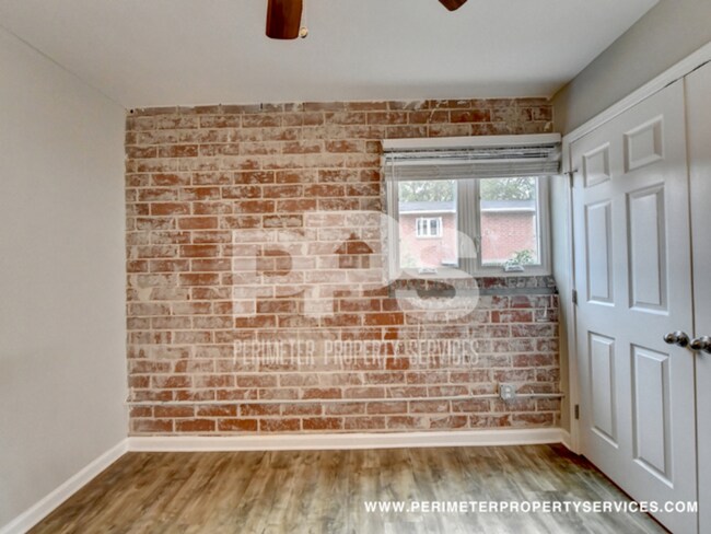 Building Photo - Old 4th Ward Flats New unit available! Com...