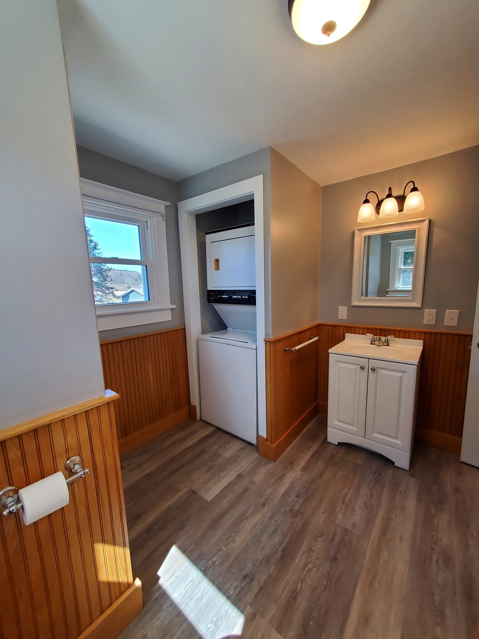 Bathroom/Laundry room - 213 Main St