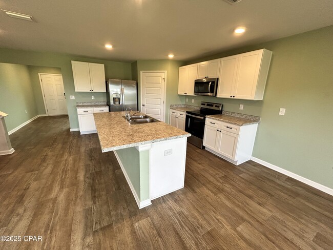 Building Photo - 5808 Tiagra Dr