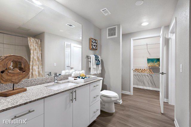 Building Photo - 15001 Strathaven Pass