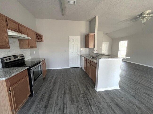 Building Photo - 8918 Quail Ridge Dr