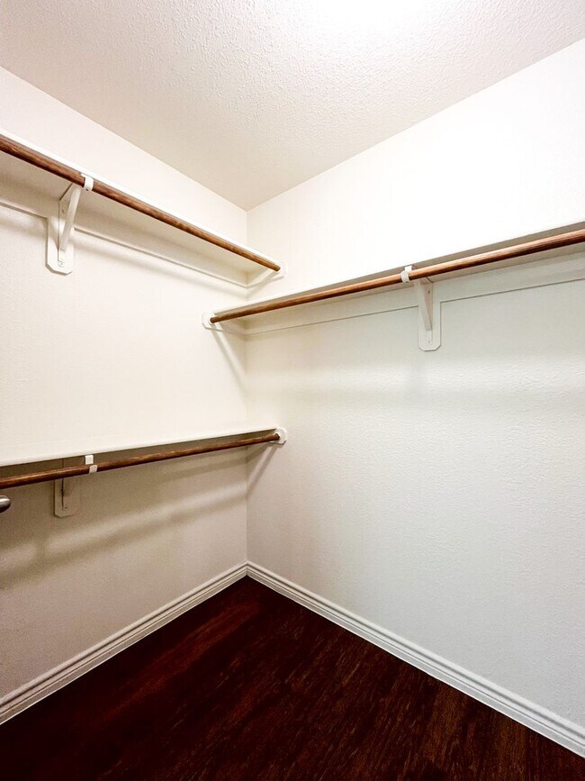 Building Photo - 1519 Justin Lp